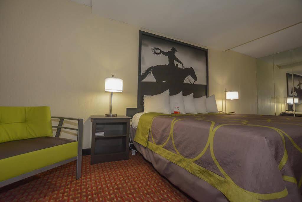 Hotel Super 8 By Wyndham Norman Exteriér fotografie